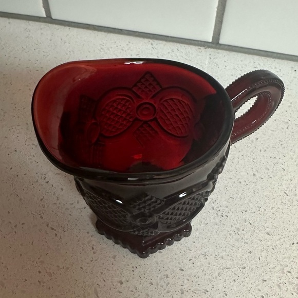 Vintage Avon Red Glass Cape Cod 80s Series Creamer / Syrup Holder 4 oz like new - Picture 3 of 10